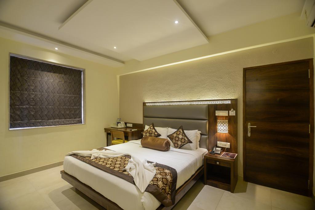 Sunkissed Plaza Hotel Calangute Ngoại thất bức ảnh