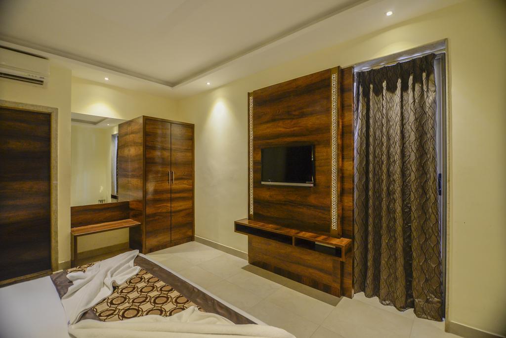 Sunkissed Plaza Hotel Calangute Ngoại thất bức ảnh