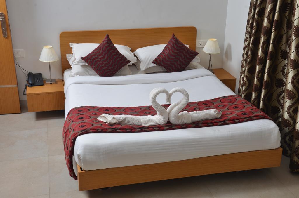 Sunkissed Plaza Hotel Calangute Ngoại thất bức ảnh