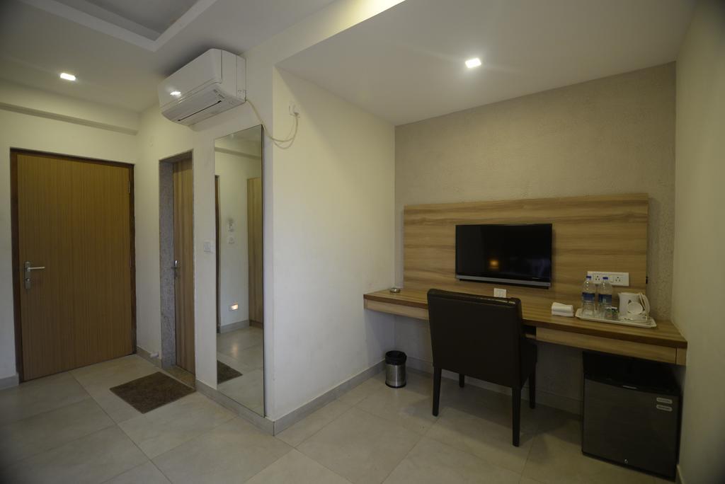 Sunkissed Plaza Hotel Calangute Ngoại thất bức ảnh