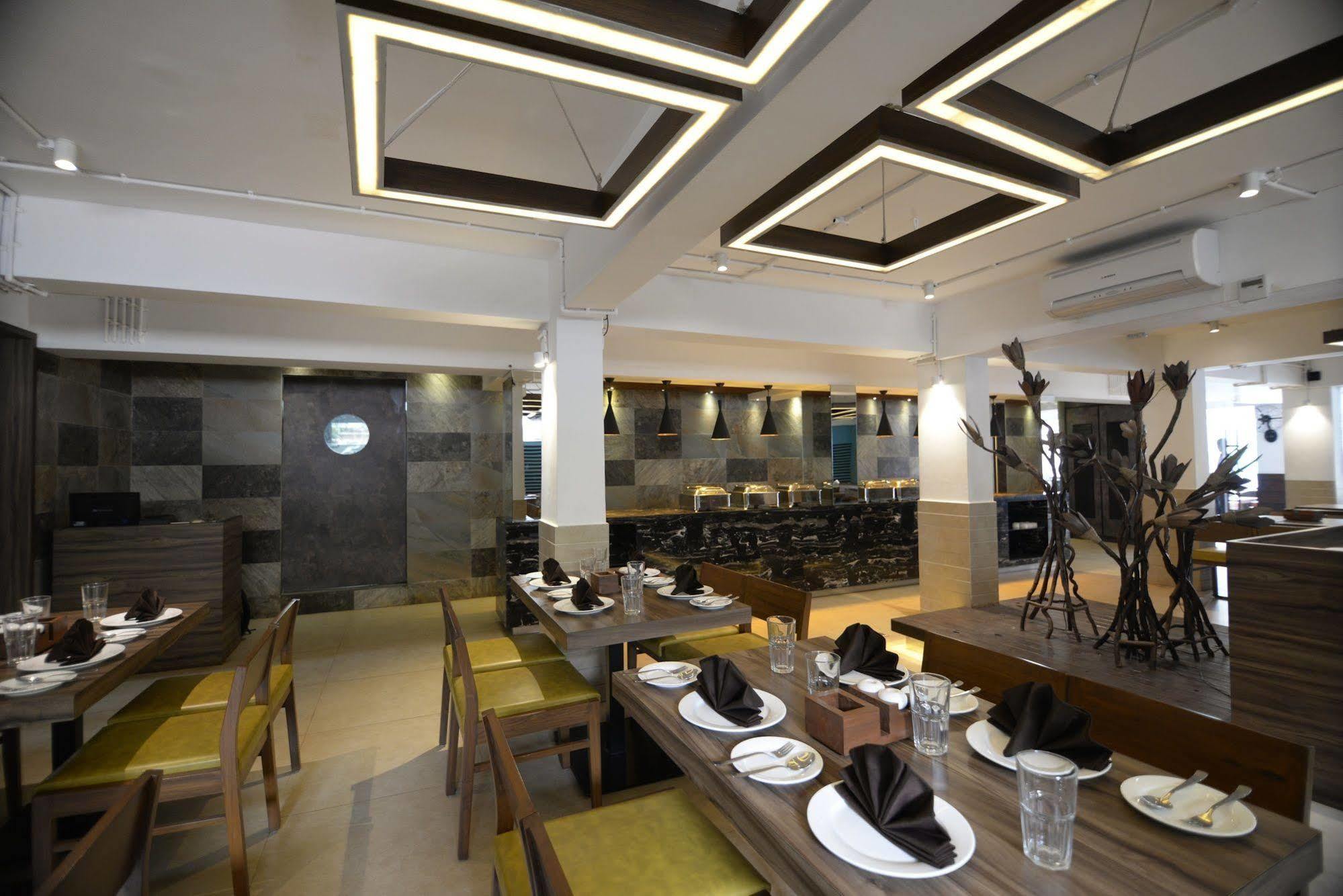 Sunkissed Plaza Hotel Calangute Ngoại thất bức ảnh