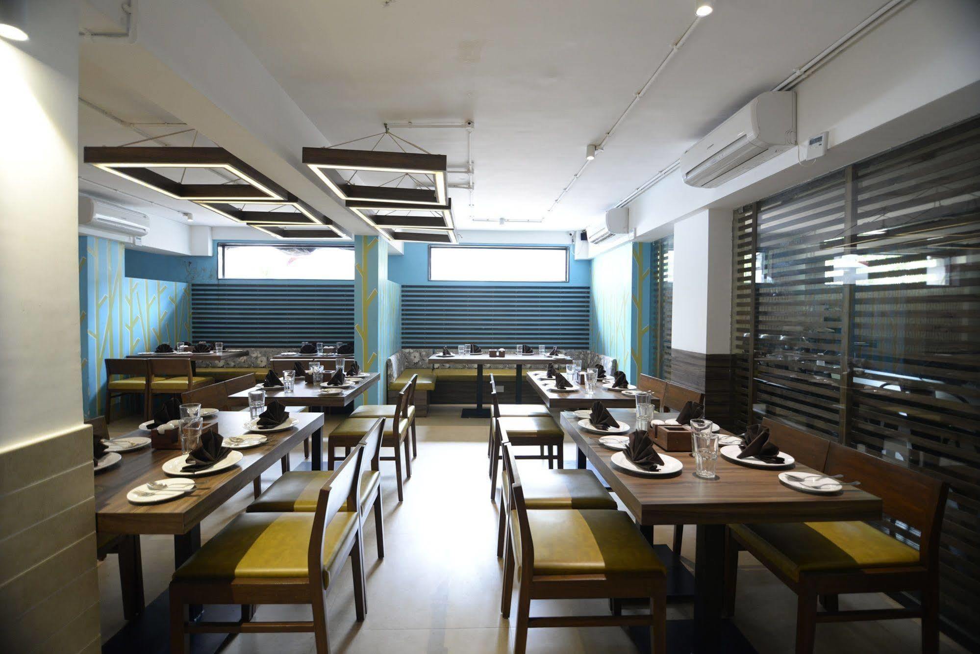 Sunkissed Plaza Hotel Calangute Ngoại thất bức ảnh