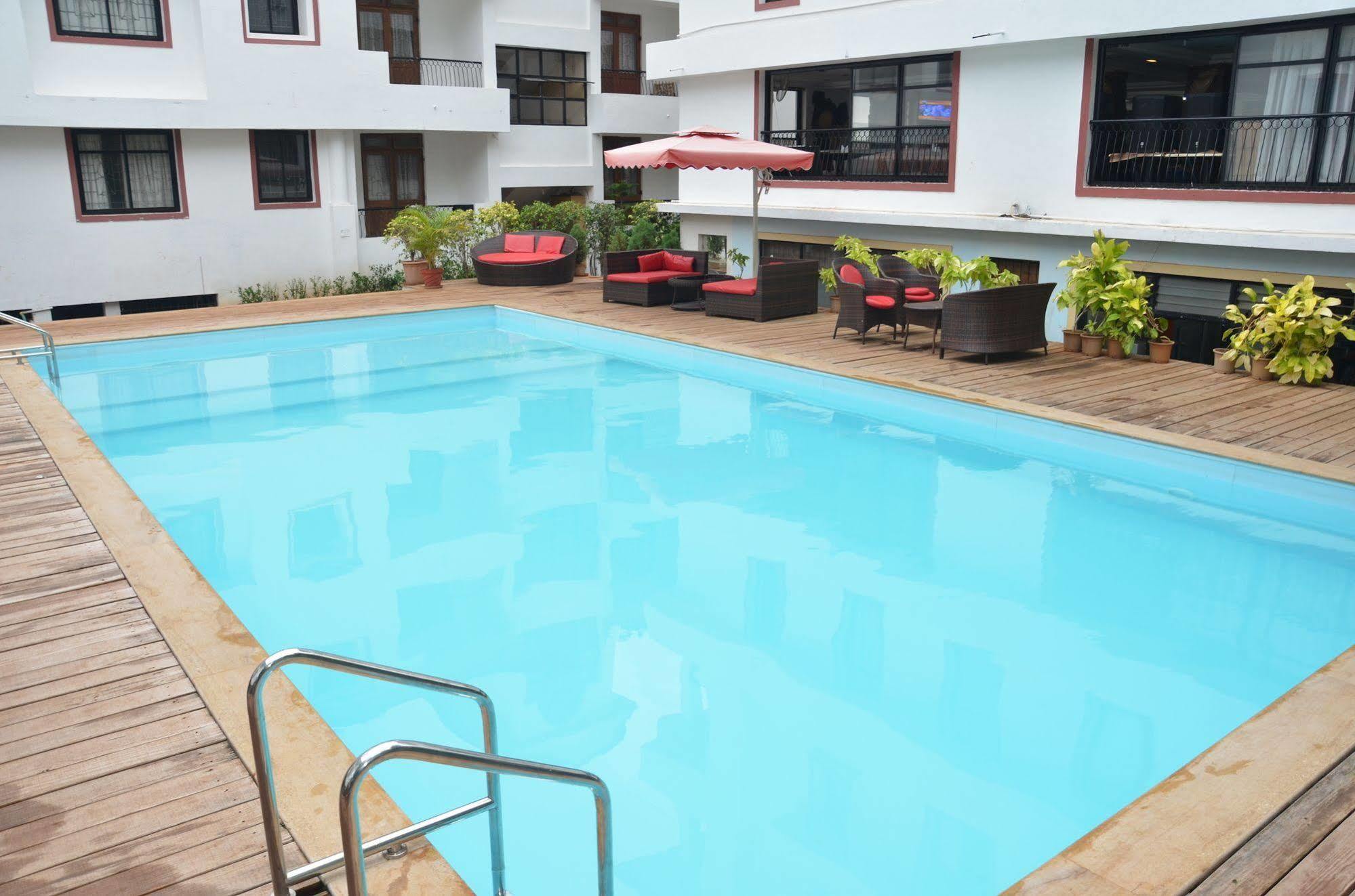 Sunkissed Plaza Hotel Calangute Ngoại thất bức ảnh