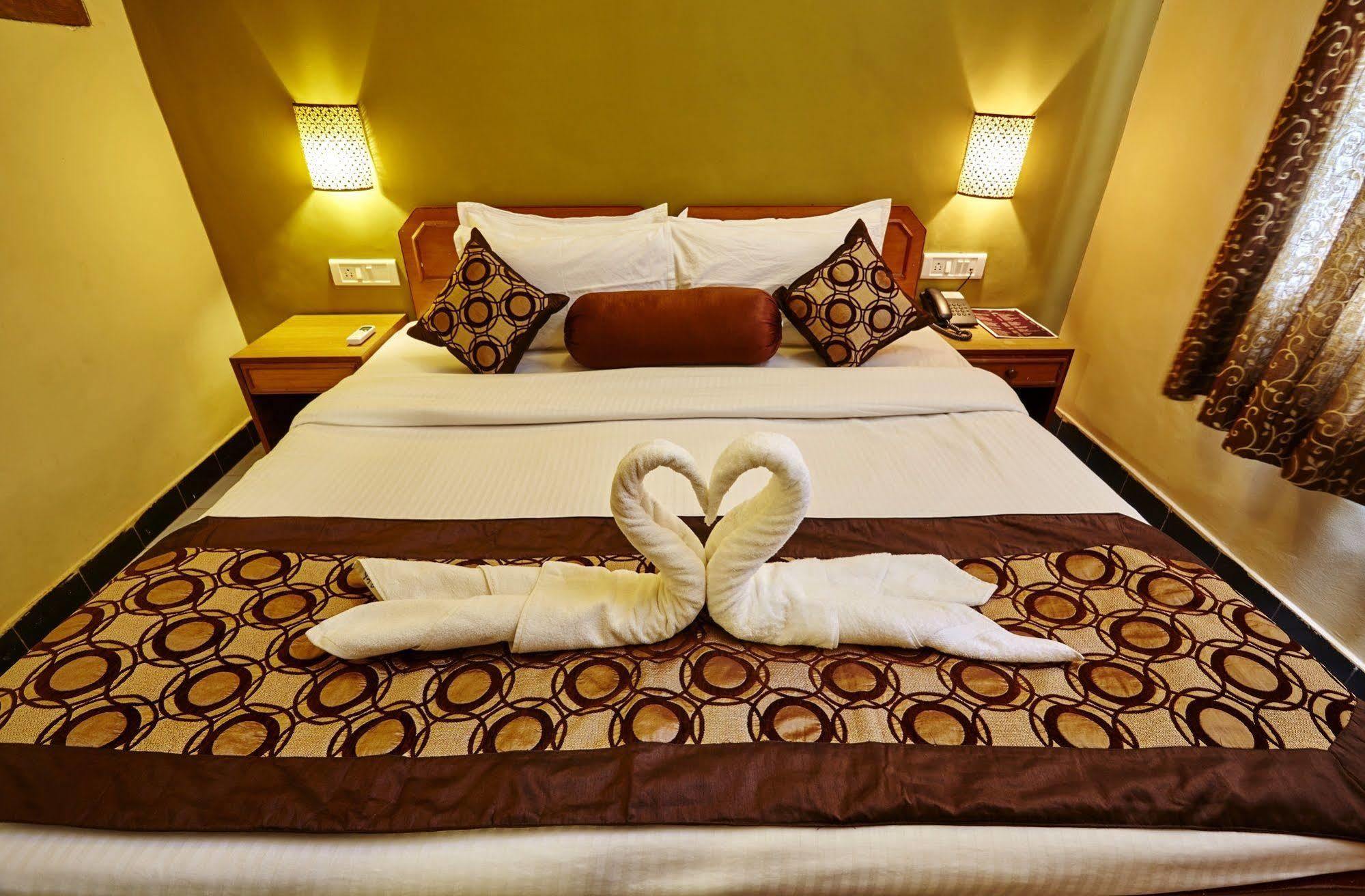 Sunkissed Plaza Hotel Calangute Ngoại thất bức ảnh