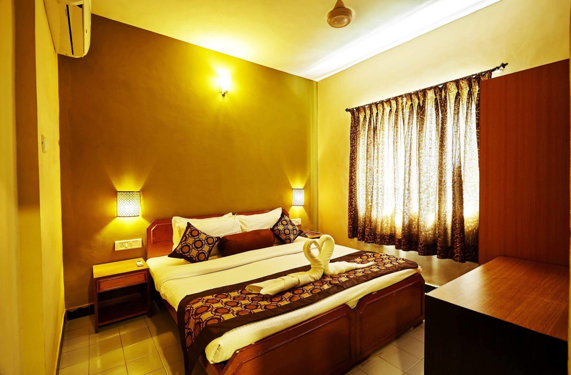 Sunkissed Plaza Hotel Calangute Ngoại thất bức ảnh